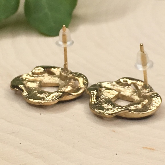 CLASSY BLACK AND WHITE EARRINGS (E5) - Picture 4 of 8